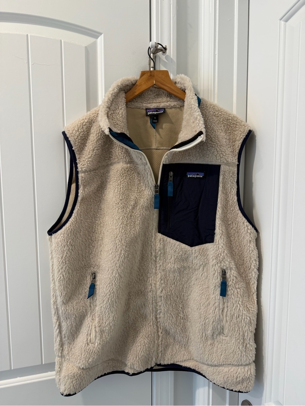 Patagonia Beige/Tan Jacket with WornWear Repair Tag